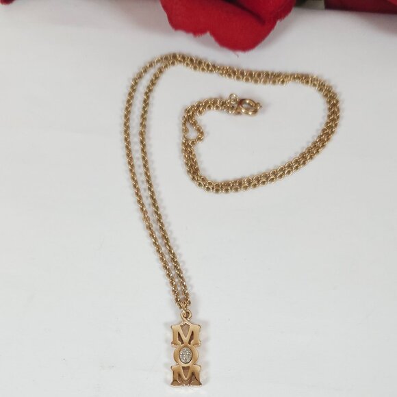 Vintage Avon MOM Crystal Gold Tone Pendant Necklace - Picture 10 of 12